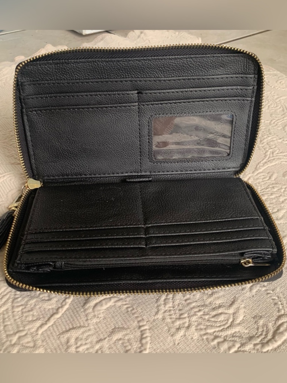 Steve Madden Black Bzippy Gold Hardware Full Zip Around Women's Wristlet Wallet - Picture 4 of 5